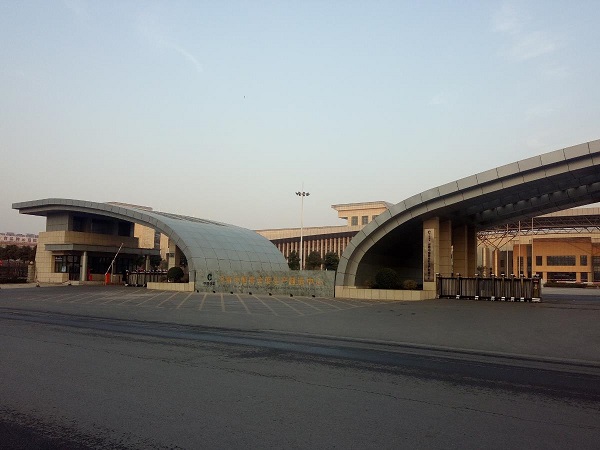 河南某烟草中心采购德蒙永磁变频螺空压机案例